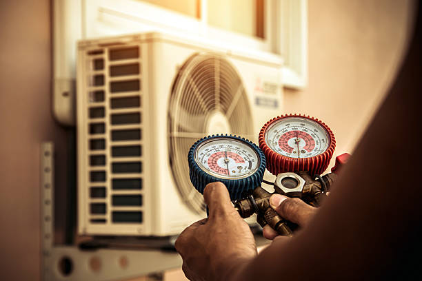 Professional Ac Installation technician working in Morton, WA